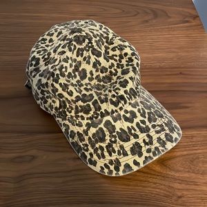 Anthropologe leopard print hat